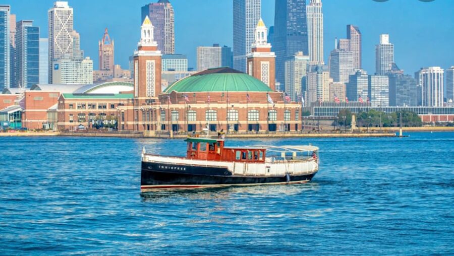 Chicago: Historic Architecture Chicago River Small Boat Tour - Is $67 a fair price?