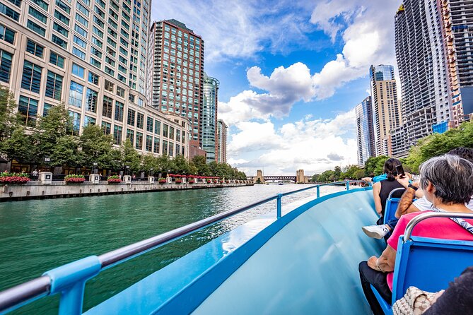 Chicago Premium Driving Tour with River Boat Cruise and Sky Deck - What this Chicago tour is trying to do