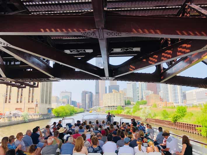 Chicago River: 90-Min Architecture Boat Tour - The boat, seating, and weather plan