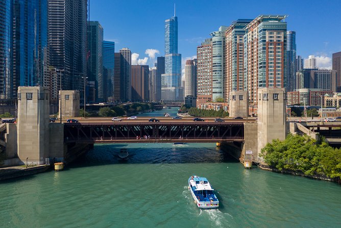 Chicago Sightseeing River and Lake Cruise - Starting at 112 East Wacker Drive