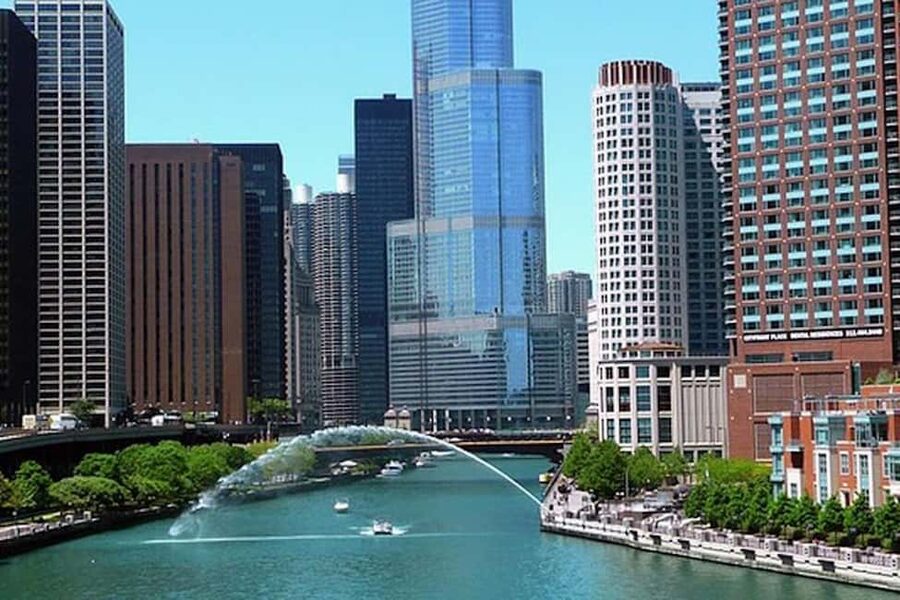 Chicago: Tiki Bar Cruise on Chicago River or Lake Michigan - Starting at Dock 12 near the Riverwalk