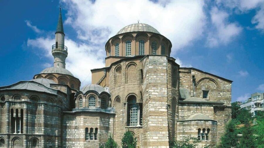 Chora Mosque & Balat Walking Tour w Bosphorus Sunset Cruise - Balat’s streets, stairs, and religious landmarks