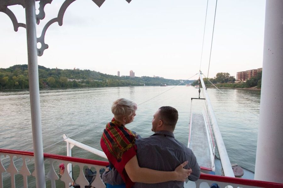Cincinnati: Ohio River Cruise with Buffet Dinner - Arriving at Newport Landing Dock