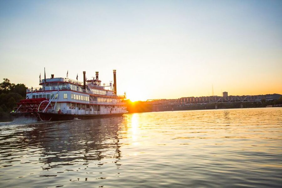 Cincinnati: Riverboat Cruise with Lunch and Entertainment - Key points to know before you go