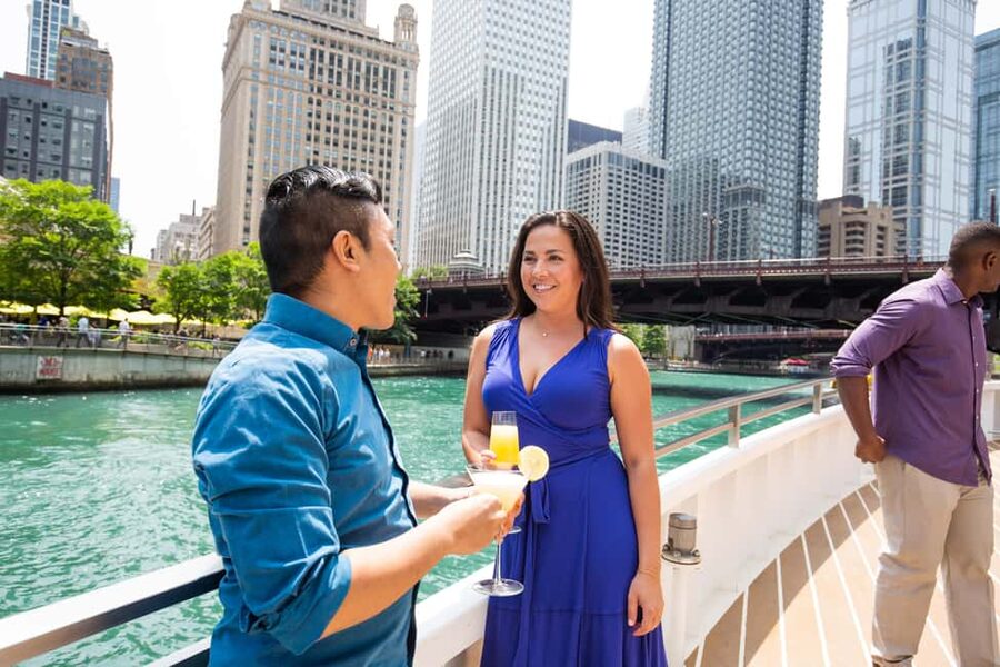 City Cruises Chicago: Brunch, Lunch, or Dinner River Cruise - Service, music, and the mood onboard