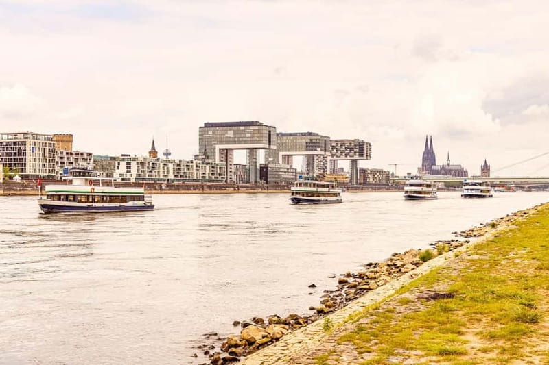 Cologne: 1-hour Rhine Cruise in Cologne - The cathedral and Old Town from the water