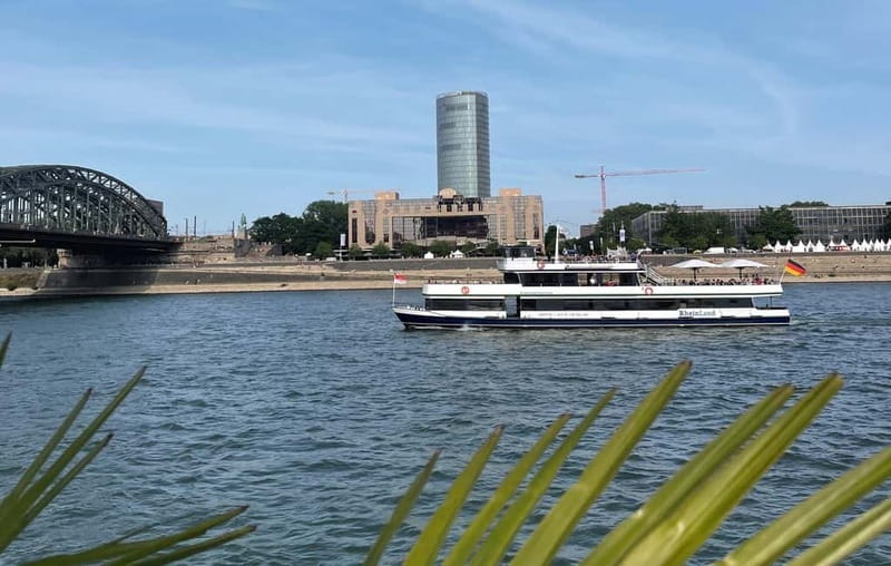 Cologne: 1-hour Rhine Cruise in Cologne - Accessibility and practical limits
