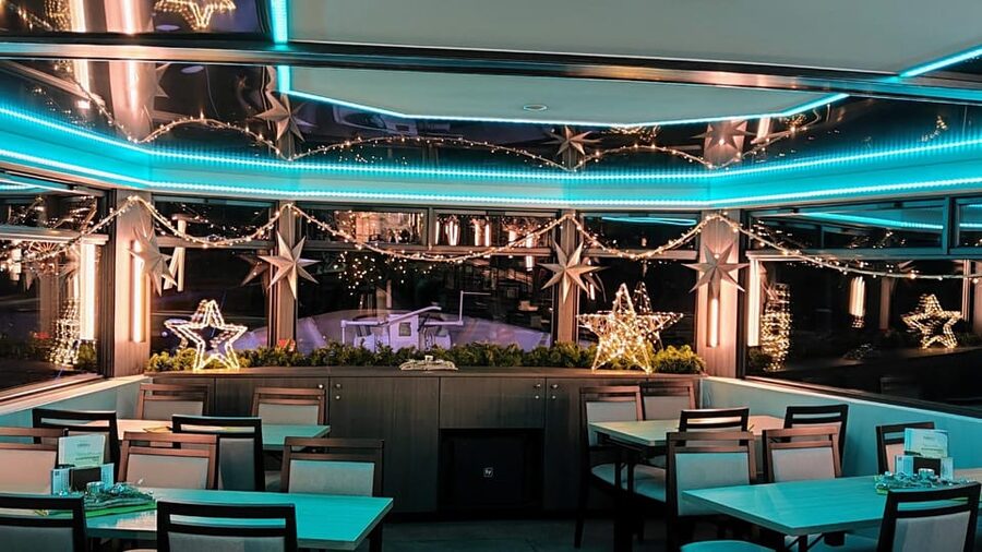 Cologne: Rhine River Winter Cruise with Festive Music - The first stretch: Cologne’s skyline from the Rhine