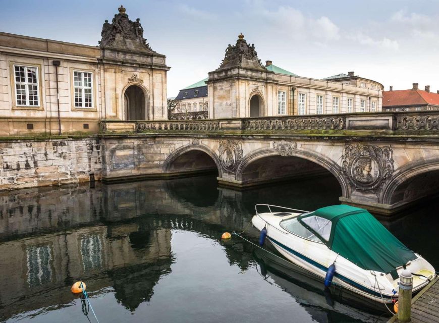 Copenhagen: Canal Boat Cruise & Old Town/Nyhavn Walking Tour - Practical advice for a smooth day