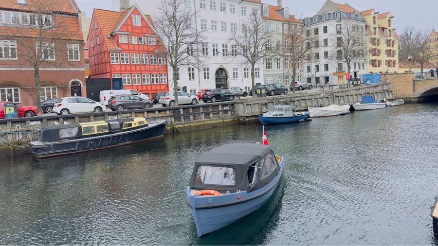Copenhagen: Guided Canal Tour by Electric Boat - Heated seats, blankets, and the reality of Danish weather