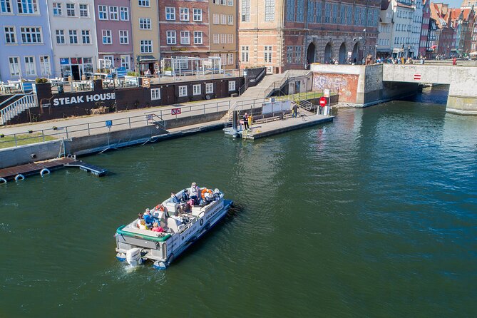 Cruises on the Motlawa River by a luxury catamaran - Gdańsk from the water side - Why a boat ride helps you understand Gdańsk
