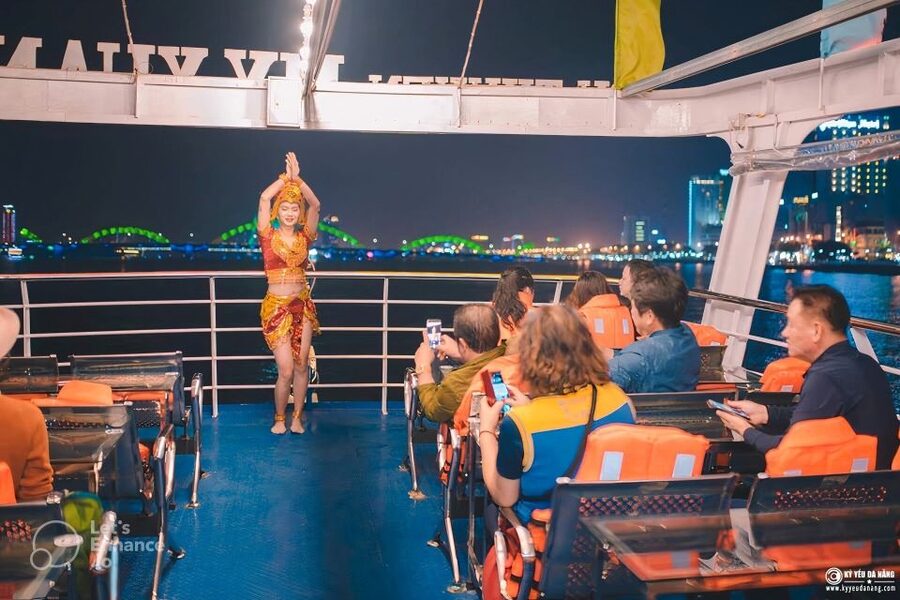Da Nang: Scenic Han River Night Cruise On My Xuan Cruise. - What the My Xuan Cruise Actually Offers