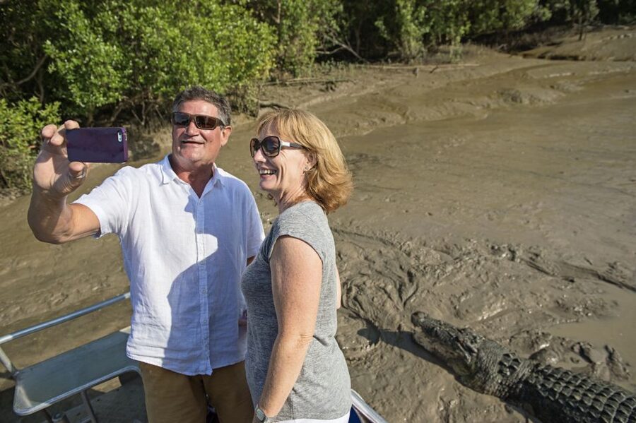 Darwin: Jumping Crocodile River Cruise with Shuttle Bus - The return route and Humpty Doo stop