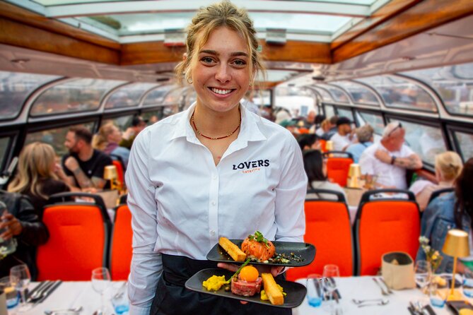 Dinner Canal Cruise Amsterdam: 4-Courses Including Drinks - Dinner begins with bread, starters, and a choice of menus