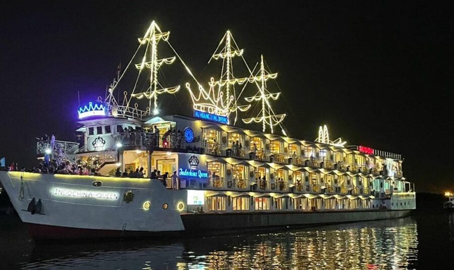 Dinner on Cruise on Saigon River - Service, guide support, and the human side
