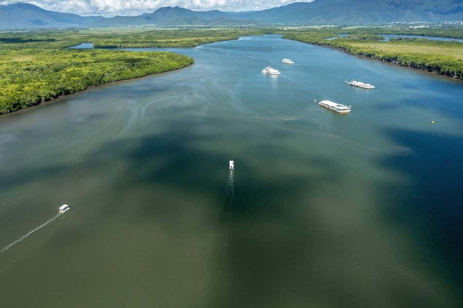 Discover Cairns: Cairns River Cruise & City Sights Tour - Dundee’s waterfront lunch