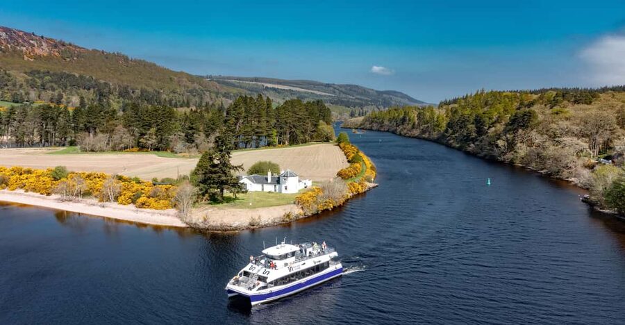 Dochgarroch: Caledonian Canal and Loch Ness 50min Cruise - Starting at Dochgarroch Lock near Inverness
