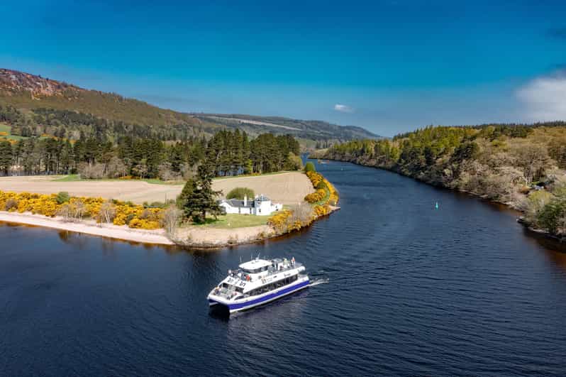 Dochgarroch: Caledonian Canal and Loch Ness 50min Cruise - Comfort, seating, and the weather question
