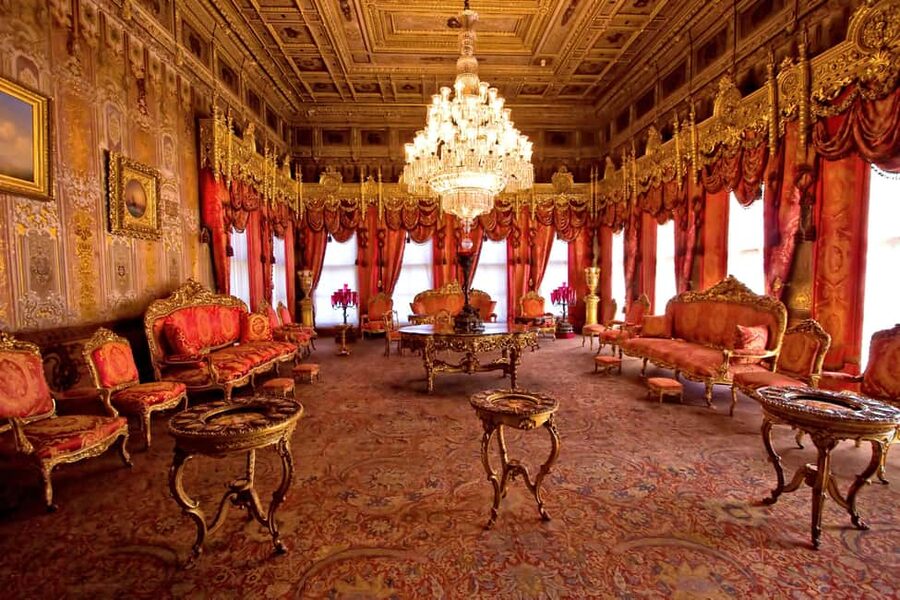 Dolmabahce Palace Ticket & Bosphorus Boat Tour Experience - Who will enjoy this experience most?