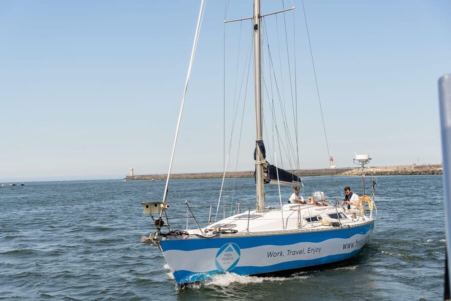 Douro River Cruise with Cheese & Tonic Porto in a Sailboat - Why a Douro sailboat is a smart way to see Porto