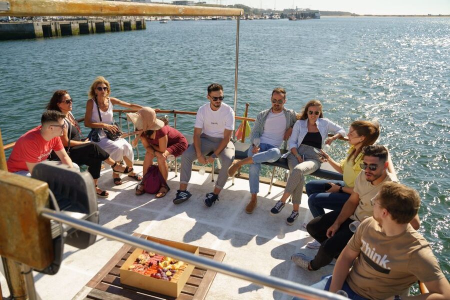 Douro River: Party Boat Tour - From the Arrábida Bridge to Porto’s grand waterfront