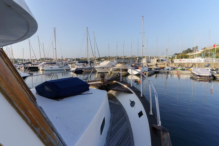 Douro River: Party Boat Tour - The six-bridge run toward Freixo