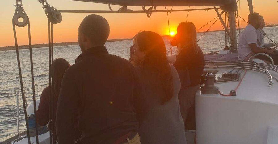 Douro Sunset Sailboat Experience in Porto - The guide and onboard atmosphere