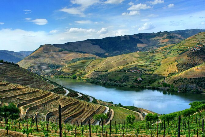 Douro Valley and Régua Panoramic Cruise with Lunch from Porto - How much commentary will you get?