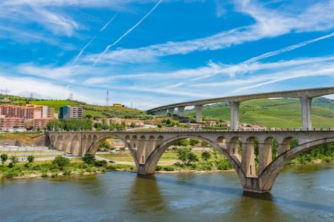 Douro Valley Cruise Porto to Pinhão: Breakfast, Lunch and Tasting - The three locks that break up the long cruise