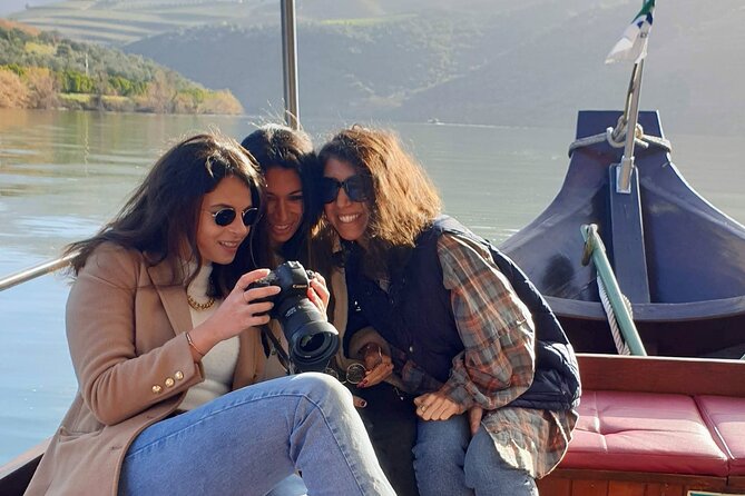 Douro Valley-Expert Guide-Boat-Lunch-Tastings-Offer wine bottle - Who Will Enjoy This Douro Tour Most?