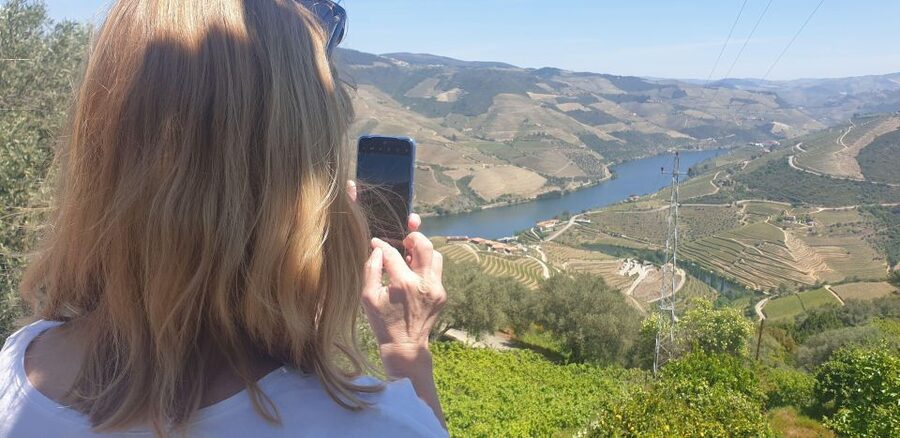 Douro Valley-Expert Guide-Boat-Lunch-Tastings PremiumService - The guide is a major part of the value