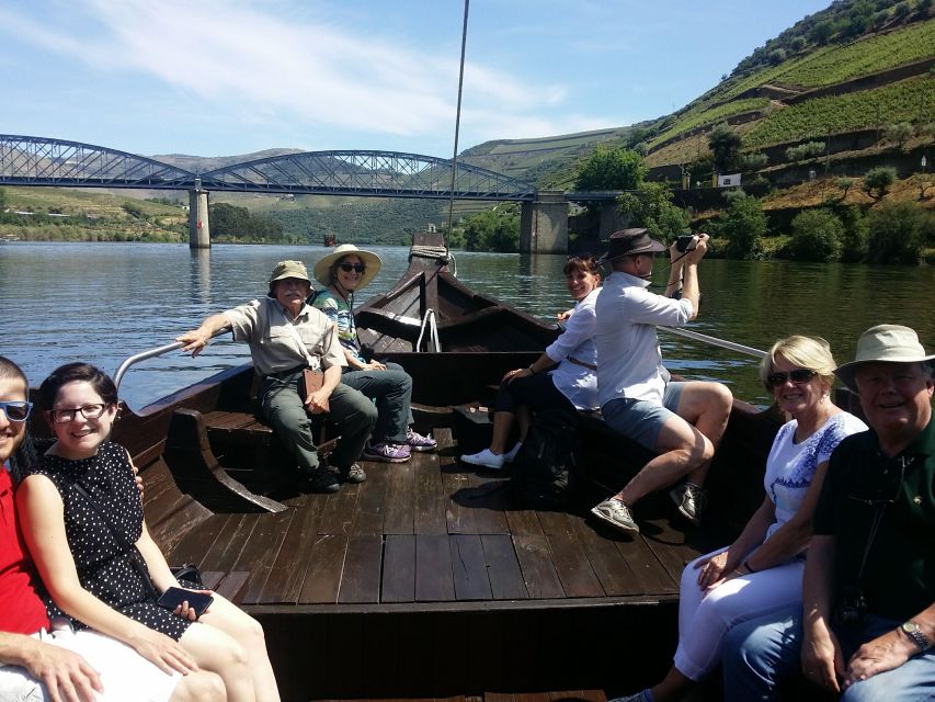 Douro Valley-Expert Guide-Boat-Lunch-Tastings PremiumService - The first winery and the Port wine story