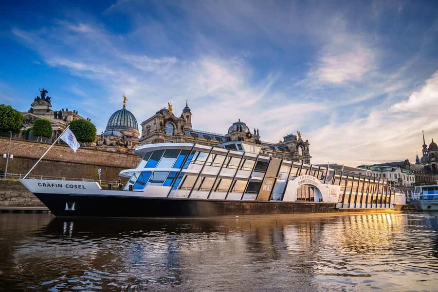 Dresden: Christmas Lunch - festive river cruise - A quiet Christmas morning on the Elbe