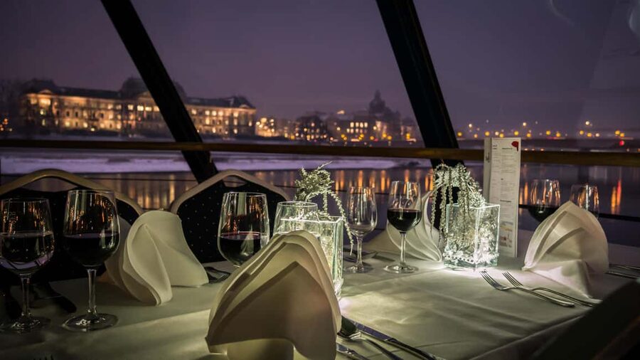 Dresden: Winterlights Evening River Cruise with Dinner - Why this Dresden cruise works so well in winter