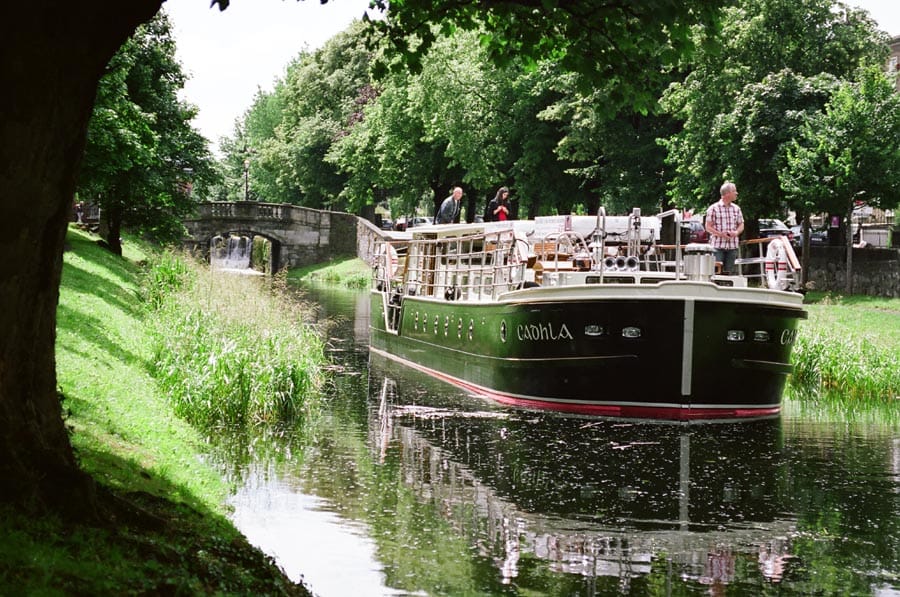 Dublin: Grand Canal Cruise with Dinner - What happens during the two-hour route