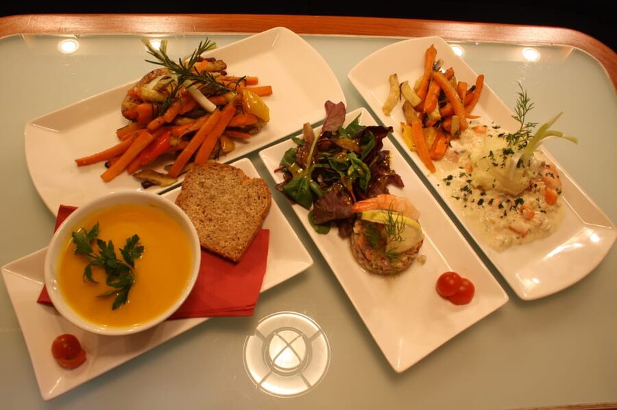 Dublin: Grand Canal Cruise with Dinner - Who will enjoy this canal evening most
