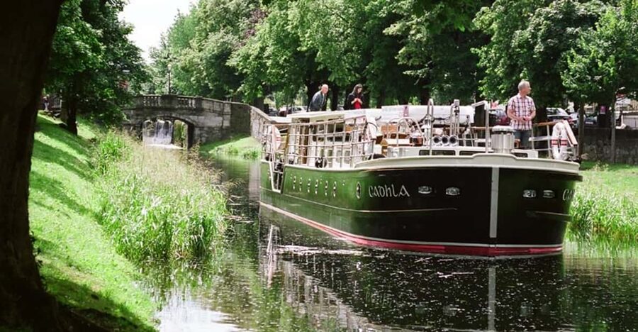 Dublin: Grand Canal Cruise with Dinner - Boarding at Grand Canal Jetty on Mespil Road