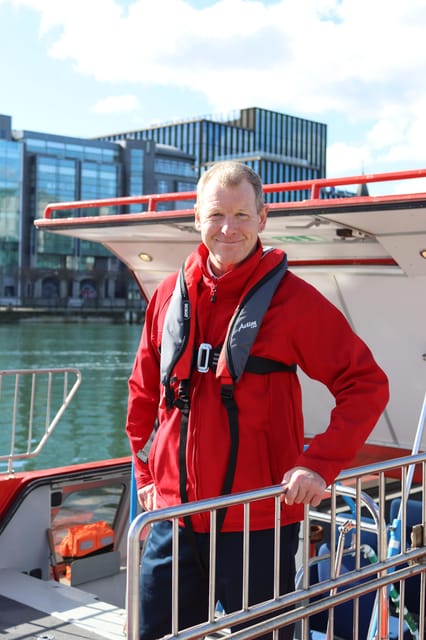 Dublin: River Liffey Sightseeing Cruise - A compact boat with a close-up view