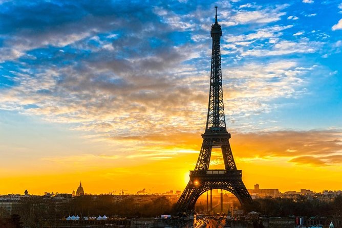 Eiffel Tower Dinner Experience and Sightseeing Seine River Cruise - Five things to know before booking