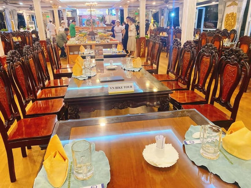 Experience Dinner On Luxury Cruise Along Saigon River - Why a Saigon River dinner works so well