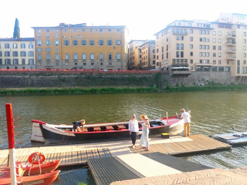 Florence: Authentic Barchetto River Cruise with Wine & Guide - Ponte Santa Trinita and the view toward Oltrarno