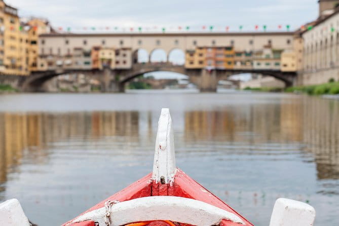 Florence River Cruise on a Traditional Barchetto - Palazzo Corsini and Santa Trinita Bridge