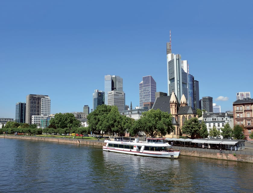 Frankfurt: 1-Hour Panorama Boat Cruise on the river Main - Starting beside Eiserner Steg