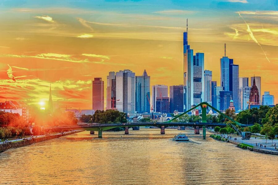 Frankfurt: River Main Sightseeing Cruise with Commentary - Who should book this cruise?