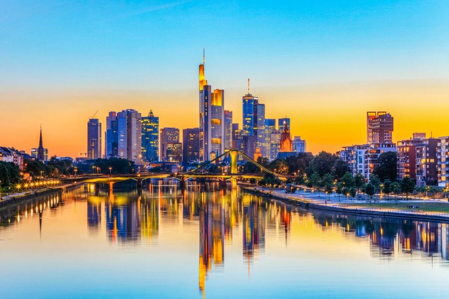 Frankfurt: River Main Sightseeing Cruise with Commentary - Seating, weather, and onboard comfort