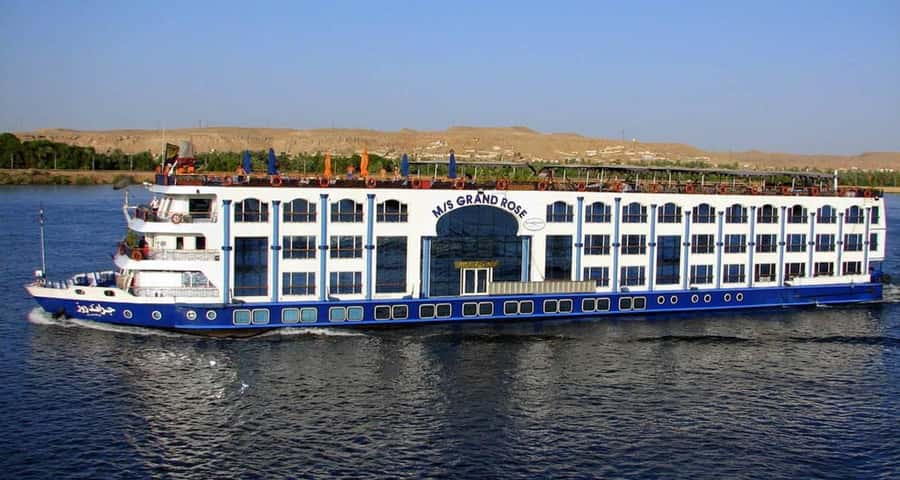 From Aswan:4 Days Nile Cruise Luxor Abu Simbel & Air Balloon - Day two: Abu Simbel before breakfast