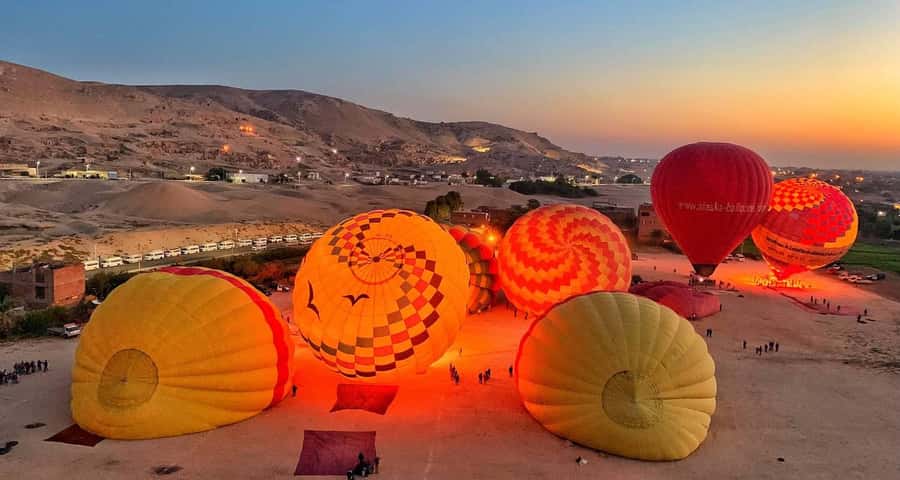 From Aswan:4 Days Nile Cruise Luxor Abu Simbel & Air Balloon - Day four: a hot-air balloon over Luxor