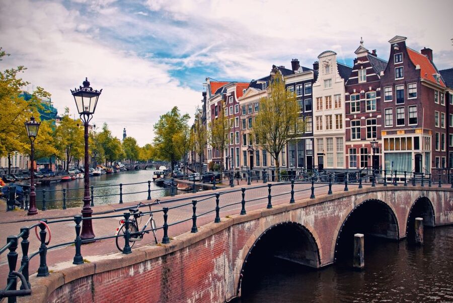 From Brussels: Day Trip to Amsterdam with Canal Boat Cruise - Final verdict: a useful first taste of Amsterdam