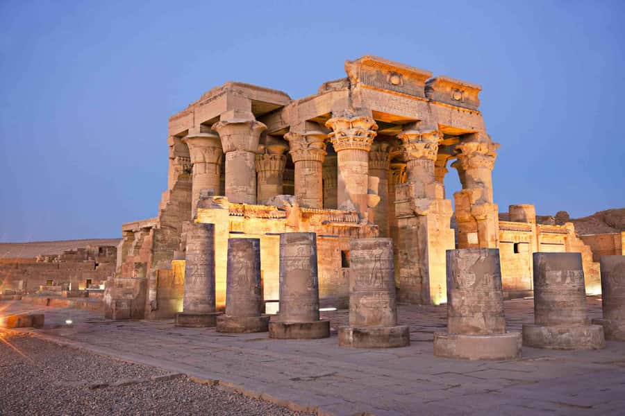 From Cairo: 3-Day Nile Cruise with Hot Air Balloon & Flights - Life aboard the two-night Nile cruise