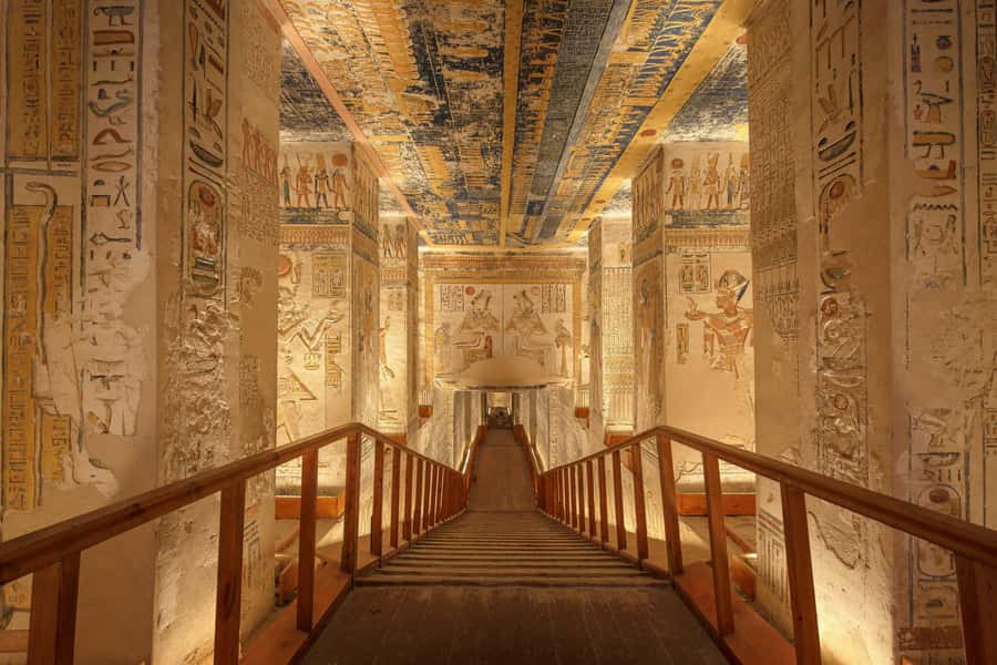 From Luxor: 3-Night Nile Cruise to Aswan and Hot Air Balloon - Guides, communication, and the human side